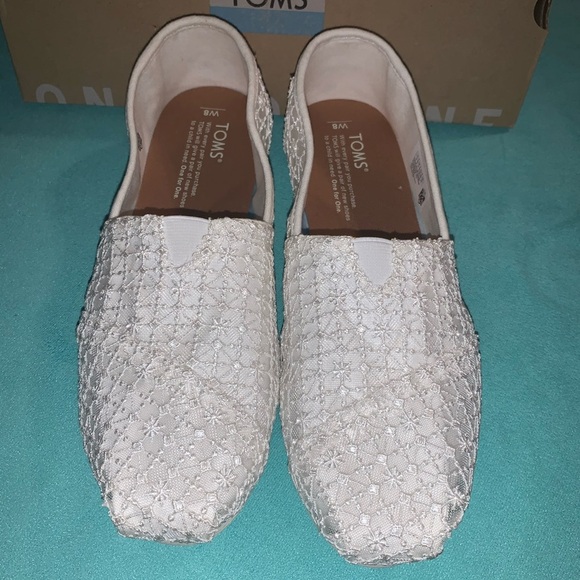 - TOMS CLASSIC NATURAL CROCHET SHOES - Picture 2 of 7
